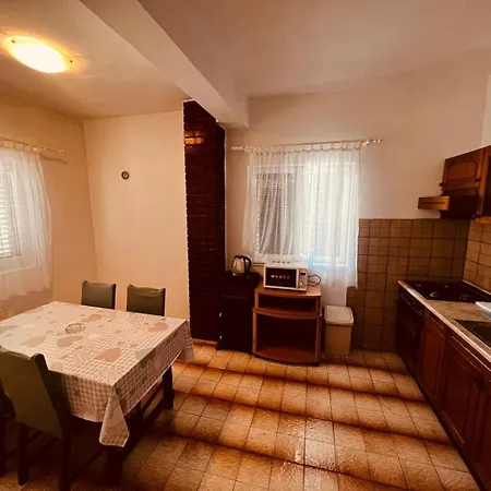 Guest house Anica 3*