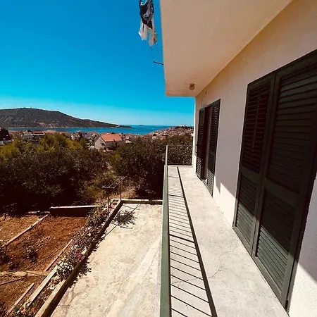 Anica Gostinjska kuća Primosten